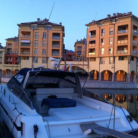 Boats & Breakfast Porto Antico Fifty